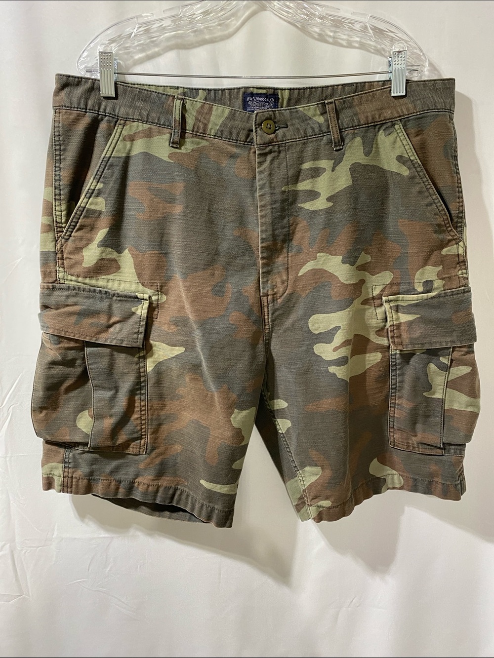 Levi's Camo Button-Front Shorts - Green Camo